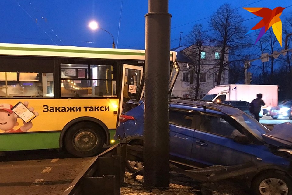 Водителя спасли выстрелившие подушки безопасности