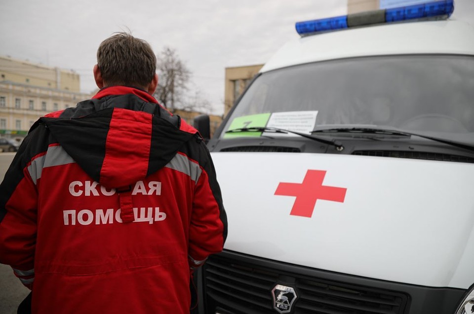 В итоге челябинец сам отменил вызов скорой и повез ребенка в больницу на такси.