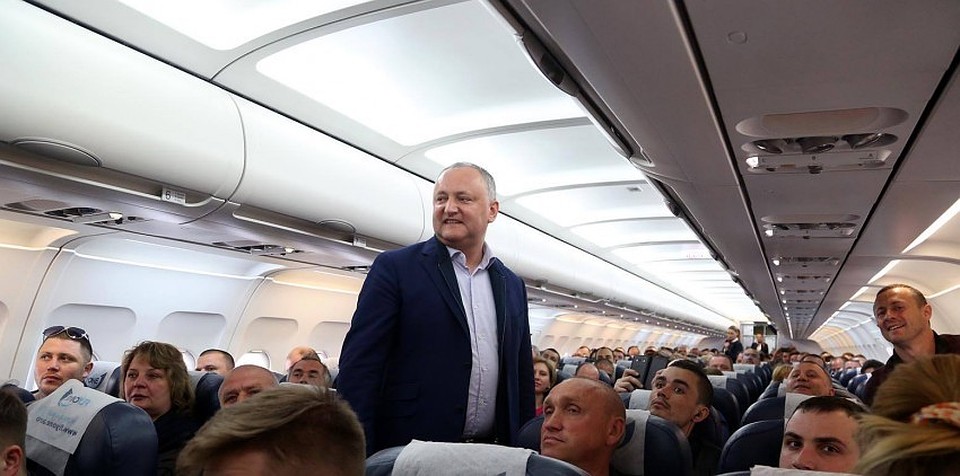 Президент Молдовы сэкономил бюджету 6 миллионов леев, совершая перелеты обычными рейсами