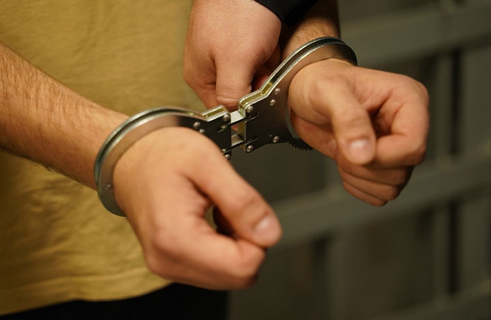 Судебный исполнитель задержан по подозрению в коррупции.