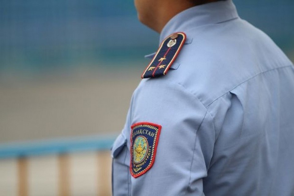 Спецоперацию сотрудники криминальной полиции города провели при содействии бойцов спецподразделения и патрульных полицейских.