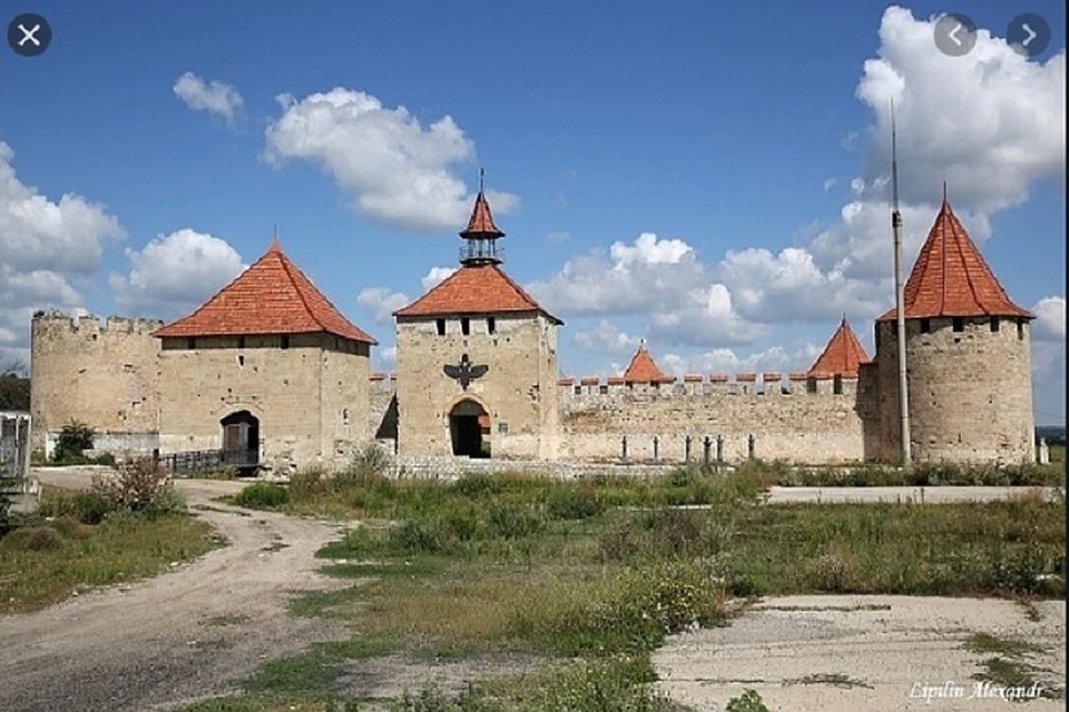 Крепость нуждается в капитальном ремонте.