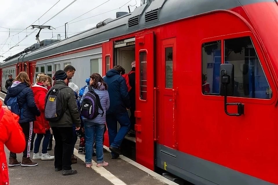 В Петербург вновь вернулись "Лыжные стрелы" после выпавшего снега.