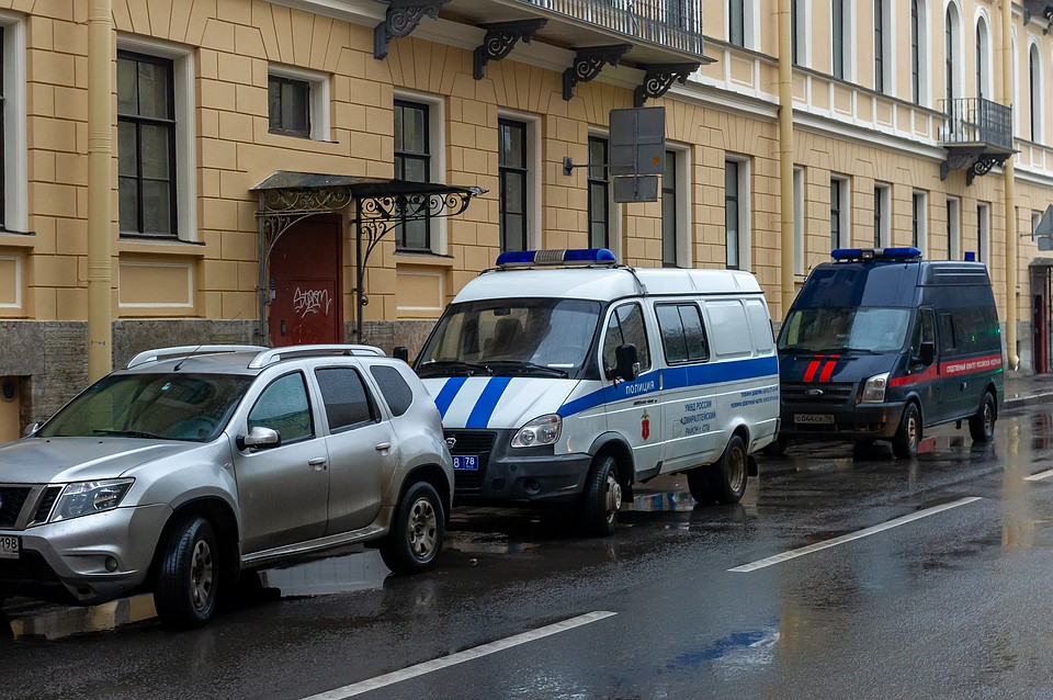 Следователи разбираются в смерти девушки