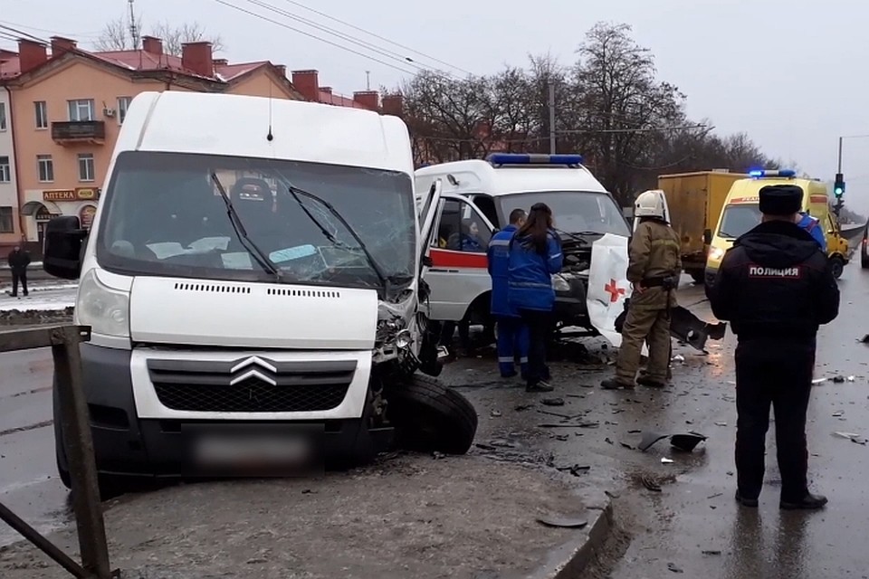 ДТП произошло около девяти часов утра в среду, 12 февраля, на проспекте Московском.