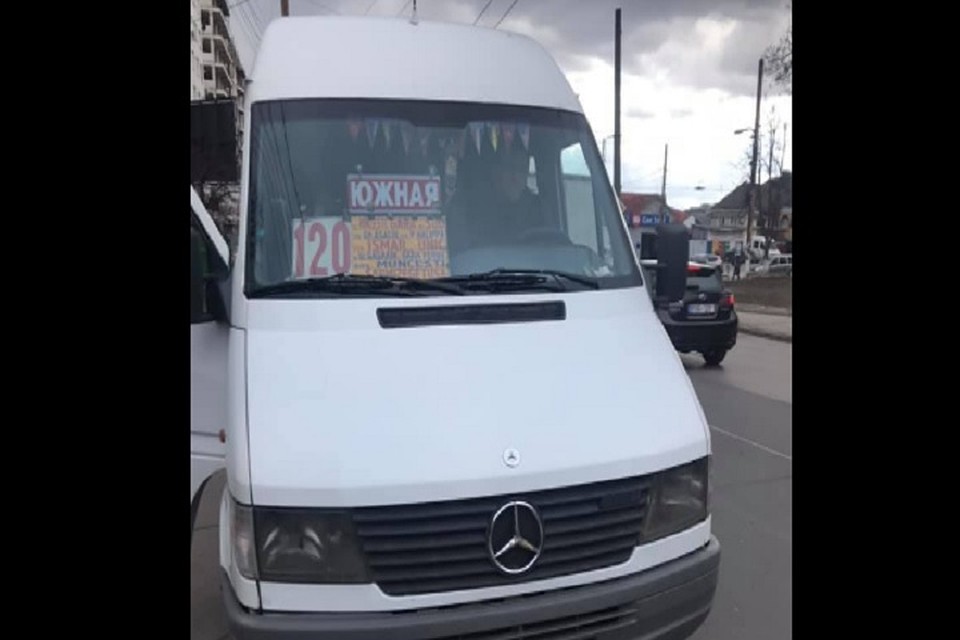 Водителя на некоторое время сняли с рейса (Фото: соцсети).
