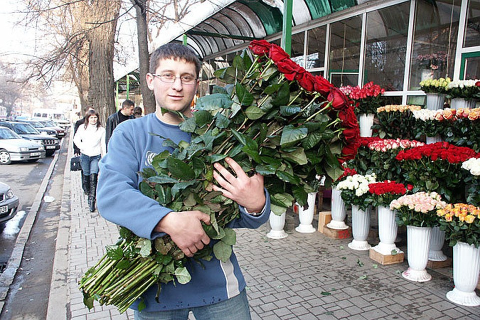Продавцы все-таки надеются, что торговля сегодня пойдет.
