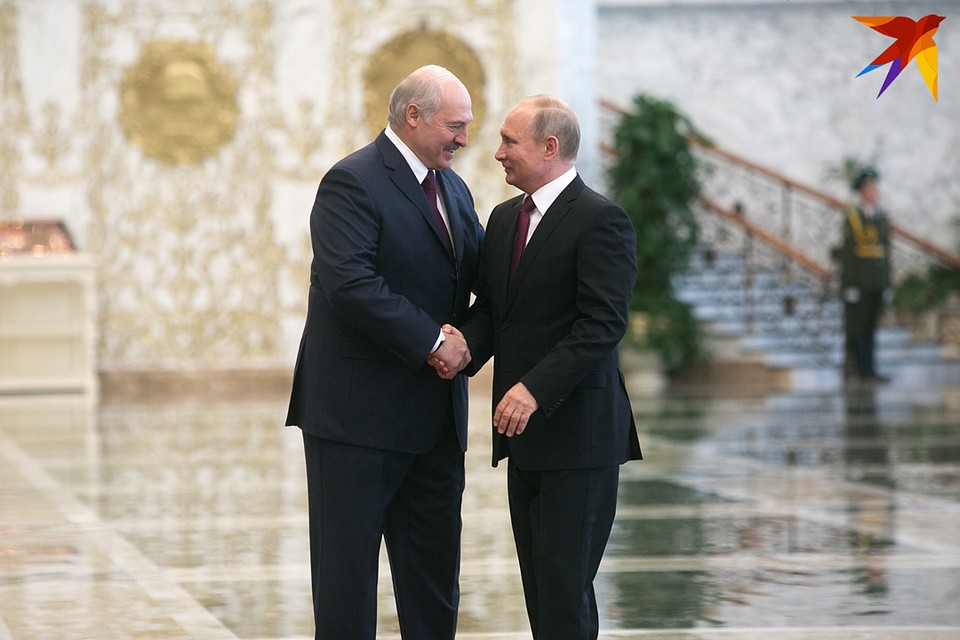 Об этом президент Беларуси рассказал во время визита на Светлогорский ЦКК.
