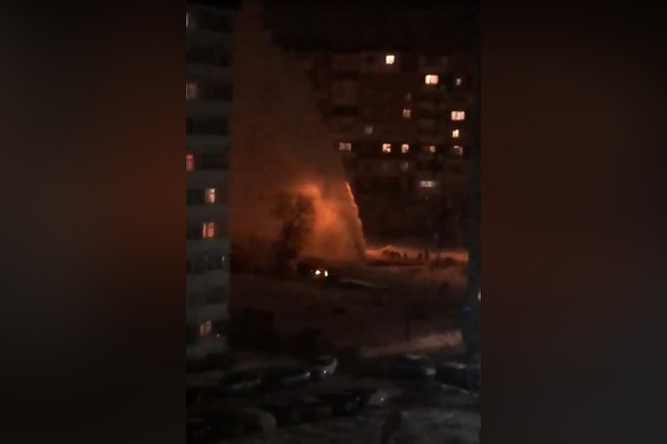 В Кемерове прорвало магистраль . ФОТО: кадр видео "Открытый город"
