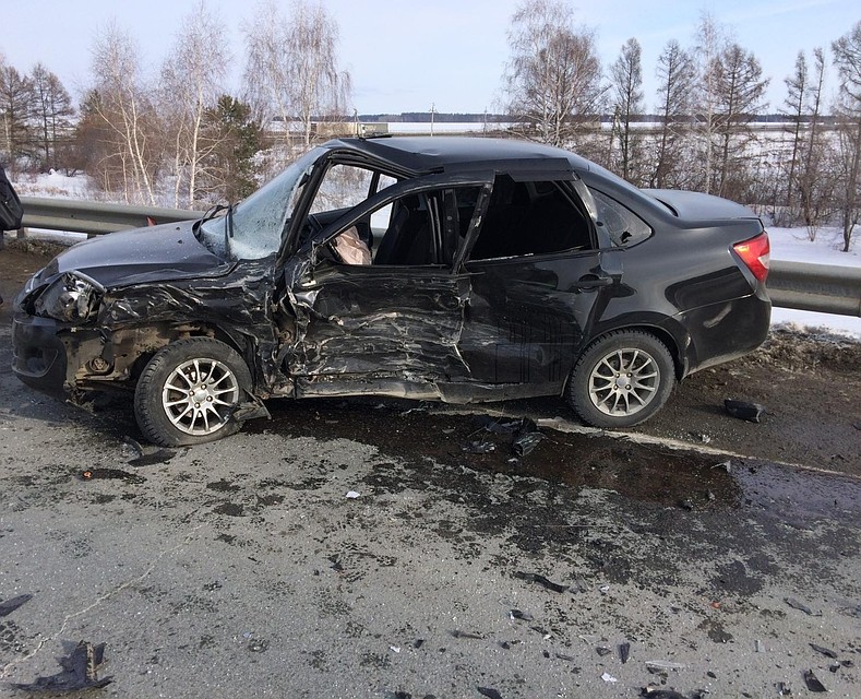 Водитель при повороте не уступил дорогу иномарке и спровоцировал ДТП