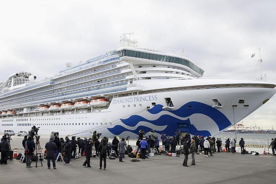 США эвакуируют своих граждан с круизного лайнера Diamond Princess