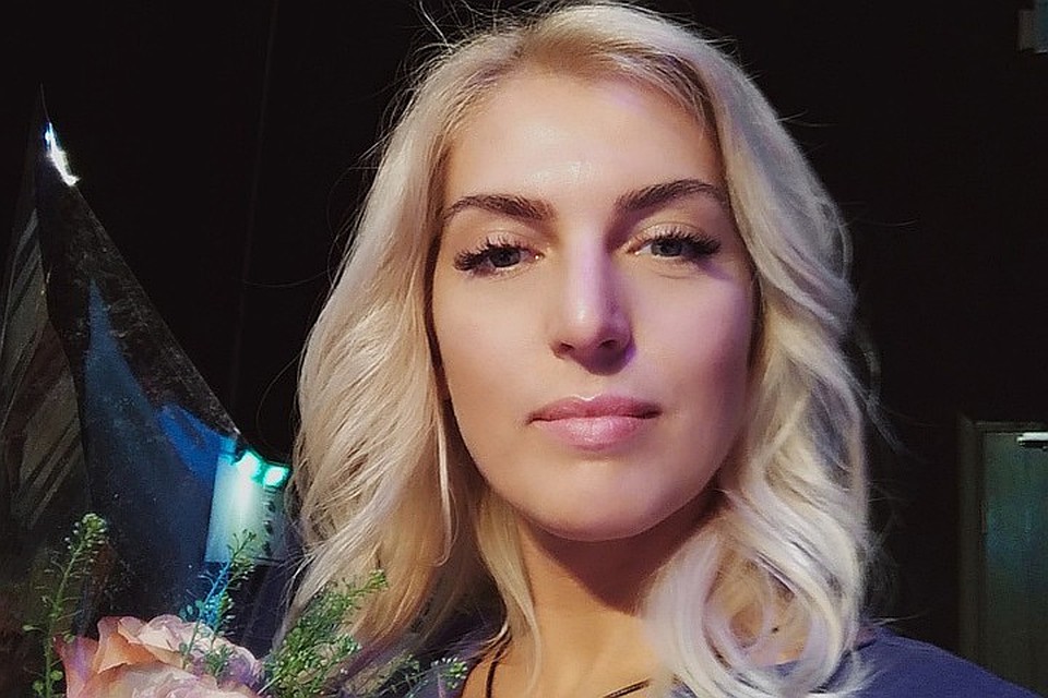 Профессиональная вокалистка начала давать вагонные концерты после того, как стала обманутой дольщицей.