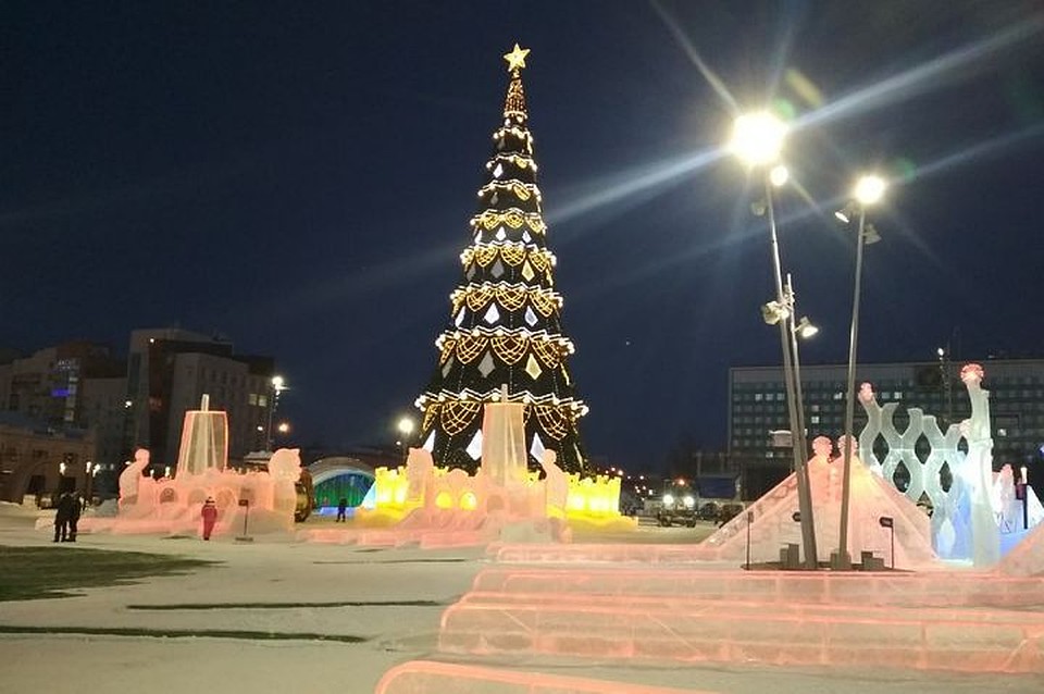 Последний раз ледовый городок примет гуляющих на Масленицу, 1 марта.