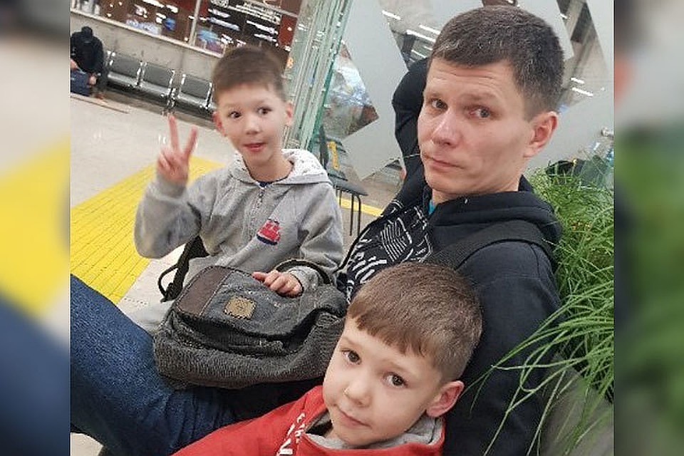 Дома Артема ждут родители и супруга, которые не находят себе места.