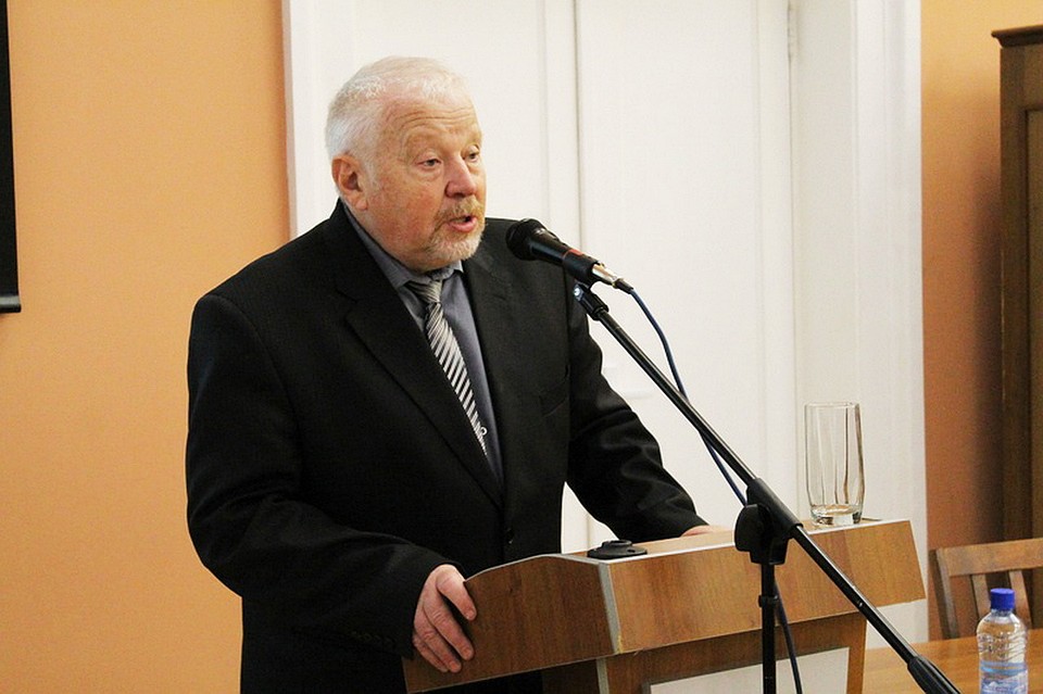 Профессор Александр Мазурицкий расскажет орловцам о жизни детей в годы ВОВ. Фото областной детской библиотеки им. Пришвина
