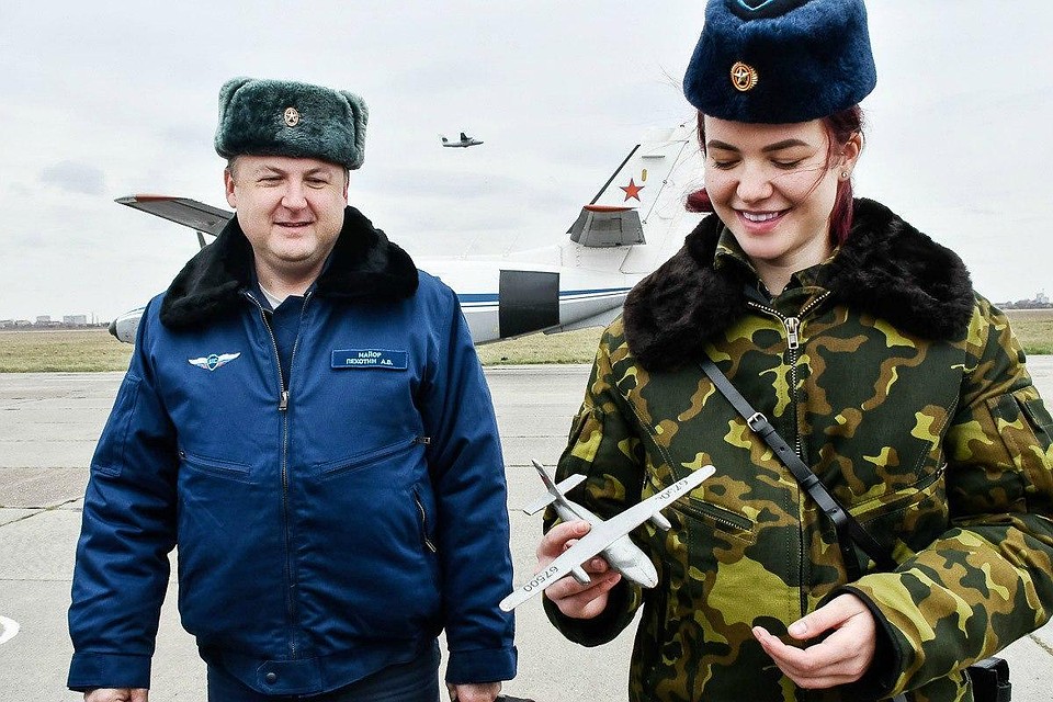 Уверенности девушек можно только позавидовать. Фото: Минобороны России.