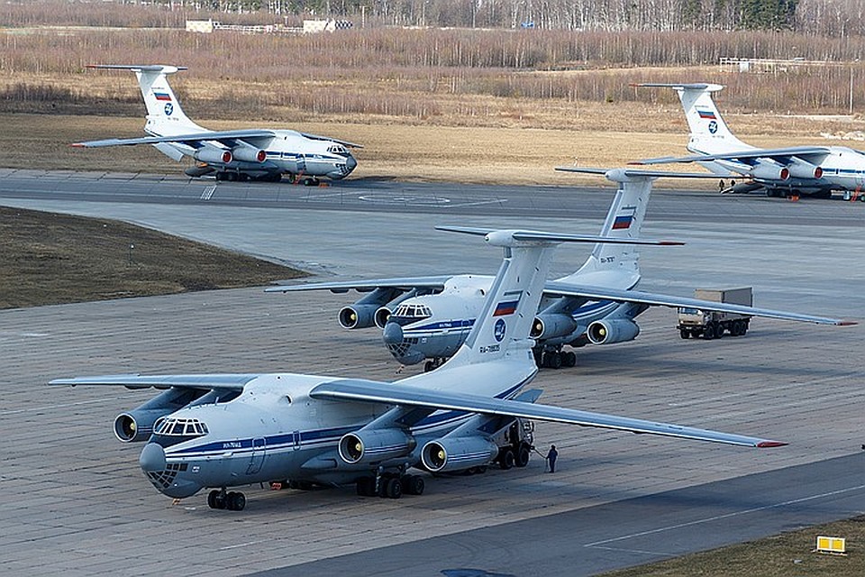 Российские военные медики вместе с оборудованием уже прибыли в Италию