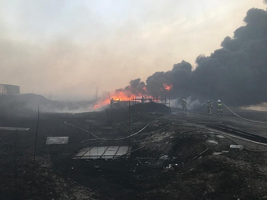 Огонь распространился на площади в 25 гектаров. Фото: ГУ МЧС России по РО.