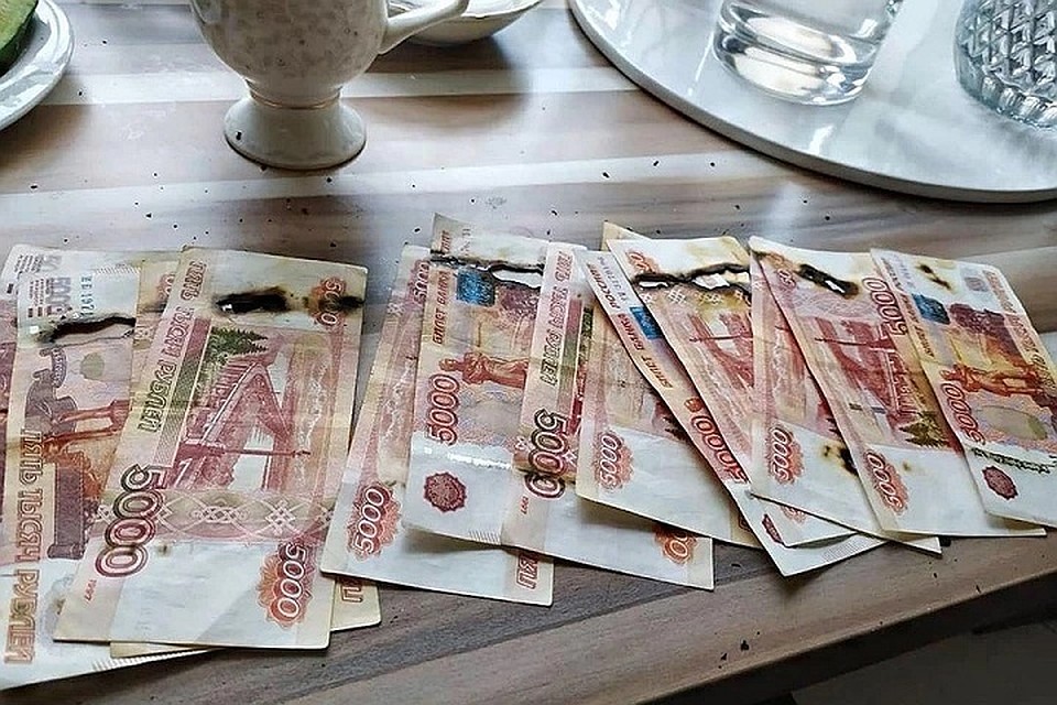 Женщина не учла наличия в купюрах металлизированной ленты.