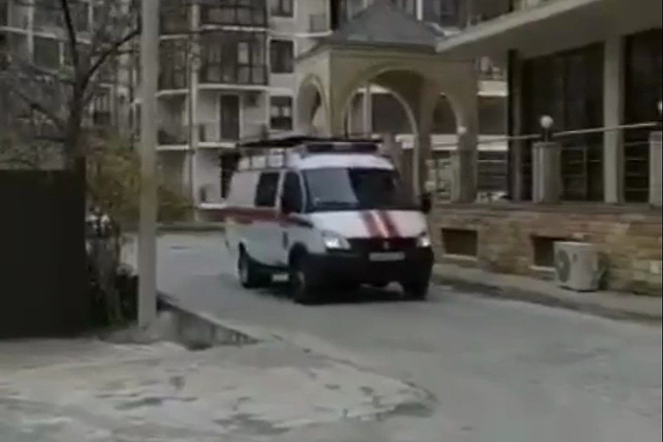 Спецтехника курсирует по разным районам города. Фото: кадр из видео.