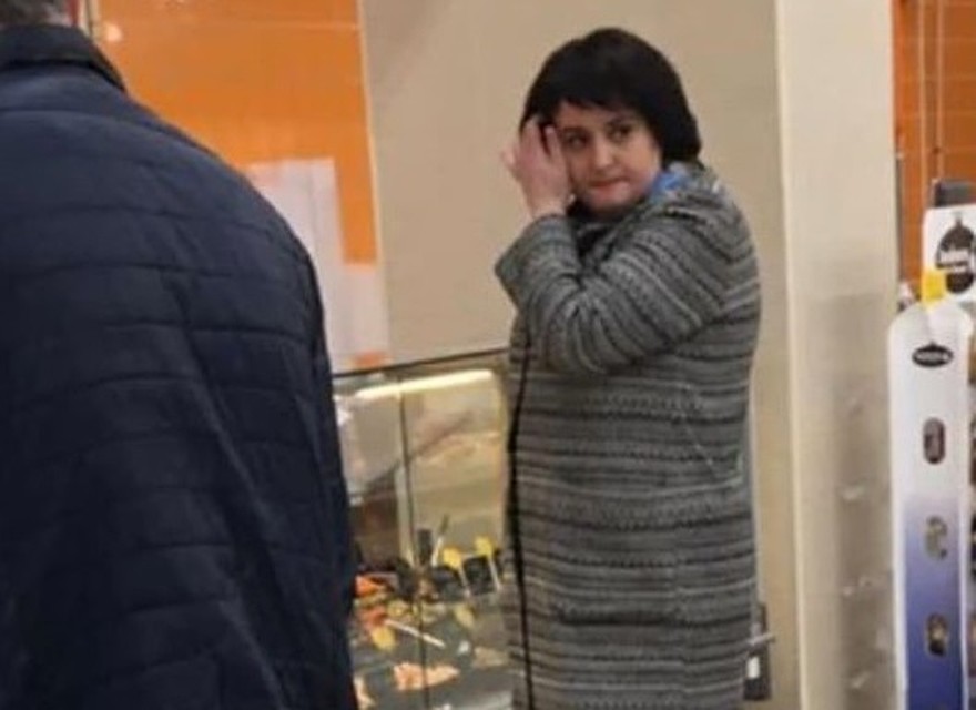Министр зашла в супермаркет без маски.