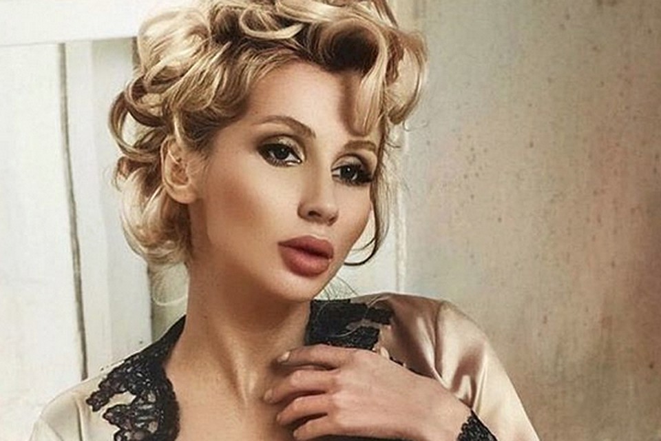 Светлана Лобода активно проводит время дома