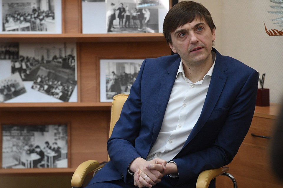 Министр просвещения ответил на вопросы родителей и педагогов о ЕГЭ в 2020 году