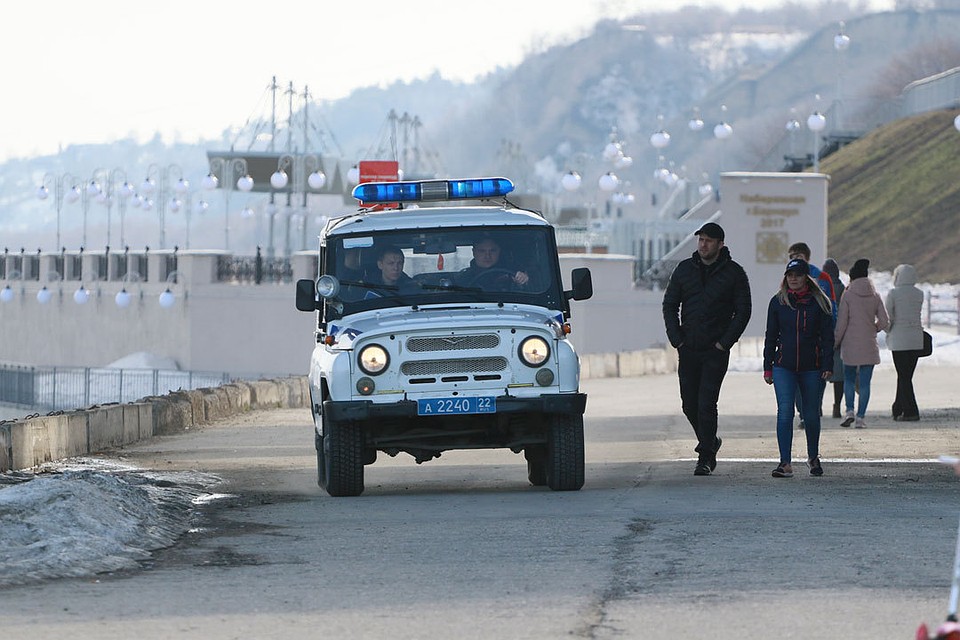 На Оби в районе Барнаула начался ледоход. Фото: Олег УКЛАДОВ