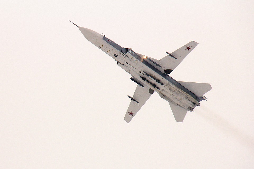 Два фронтовых бомбардировщика-разведчика Су-24МР прилетят из Челябинской области