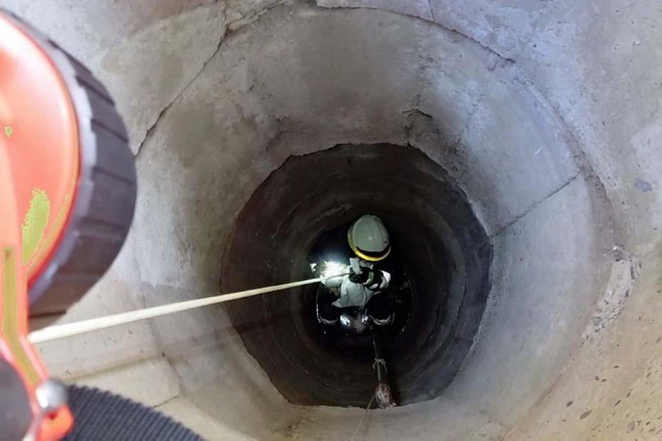 Колодцы бы закрыть надо.