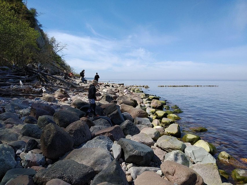 Городам-курортам в воскресенье калининградцы предпочли дикие пляжи.