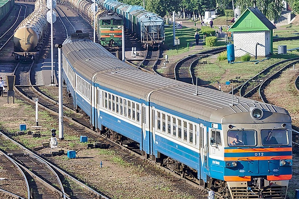 Мужчина уснул между рельсами и над ним проехал поезд. Фото: gorodvitebsk.by
