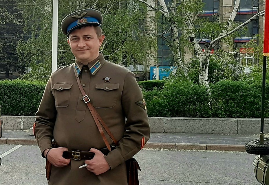 В таком виде Андрей Гимбатов пришел на шествие Бессмертного полка в День Победы.