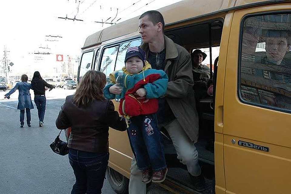 Волгоградцам напоминают: без масок и перчаток в маршрутки не пустят.