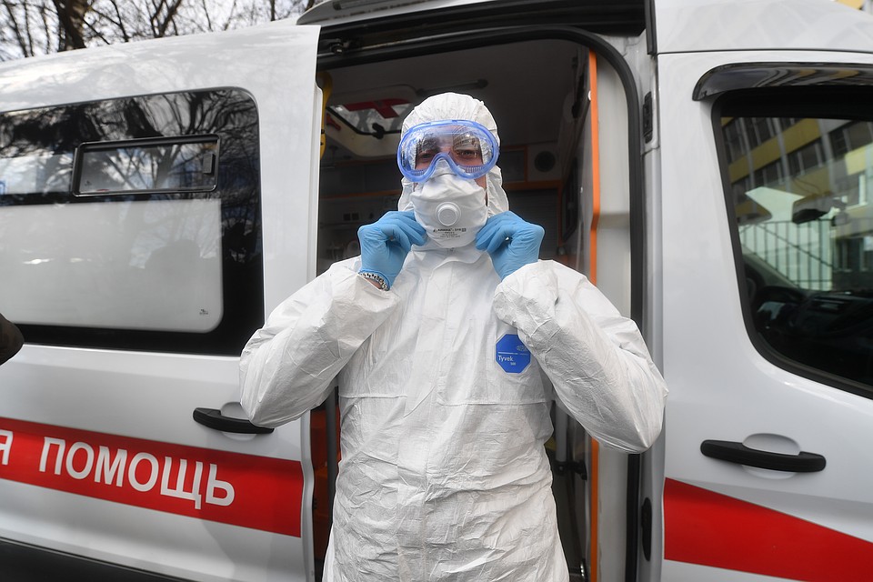 На данный момент 989 ранее инфицированных граждан выздоровели, 8 - скончались.