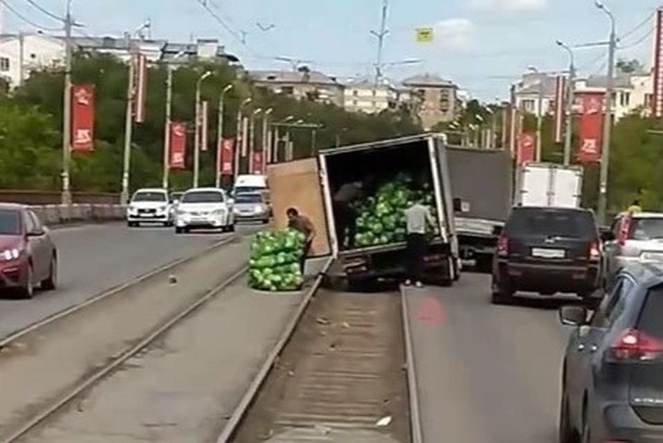 Как именно образовалась преграда - неизвестно. Фото: Челябинский транспорт, vk.com