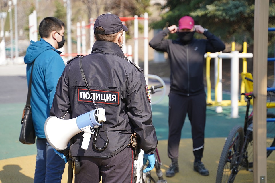 Полицейские продолжают выявлять нарушителей самоизоляции