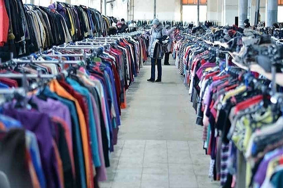 Теперь подержанные вещи можно приобрести в Интернете (Фото: shkolazhizni.ru).
