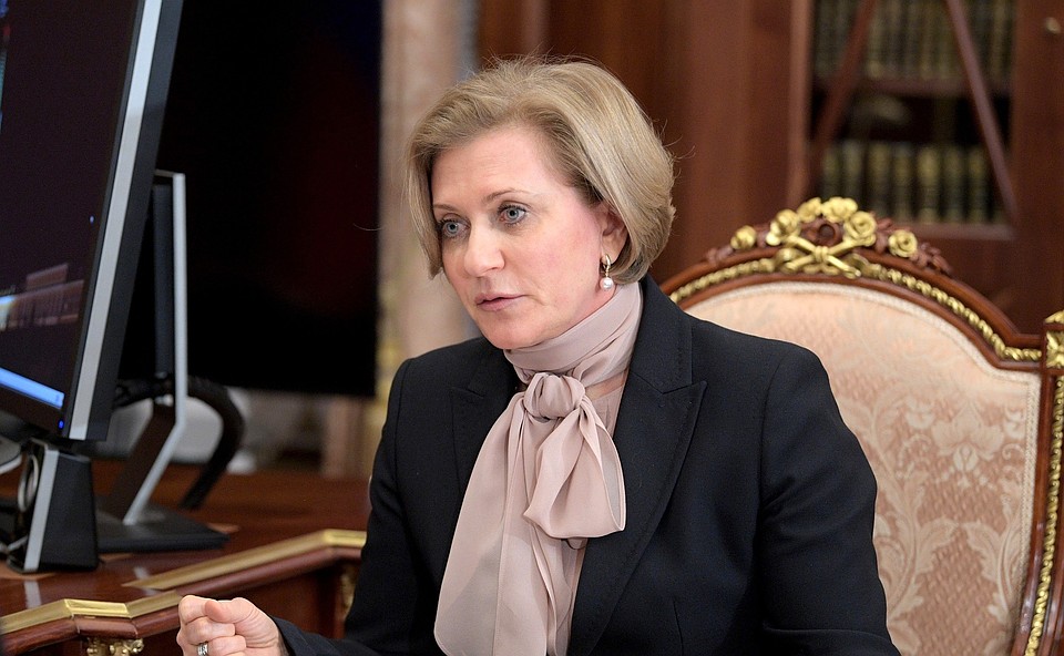 Анна Попова сообщила, что в вопросе снятия ограничений нельзя торопиться