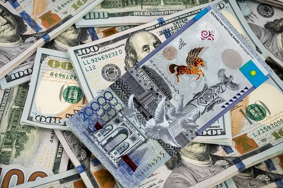 Между тем мировые цены на нефть продолжают снижаться.