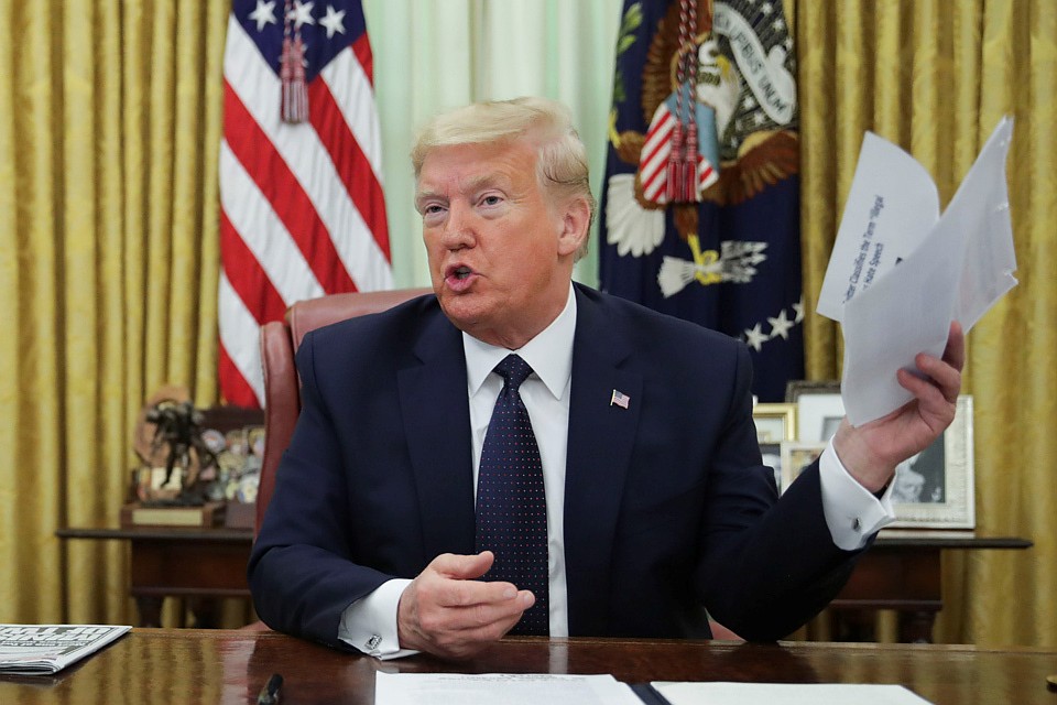 Дональд Трамп обиделся на соцсети.