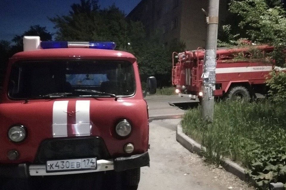 В Челябинской области среди ночи загорелся дом. Фото: пресс-служба МЧС России по Челябинской области