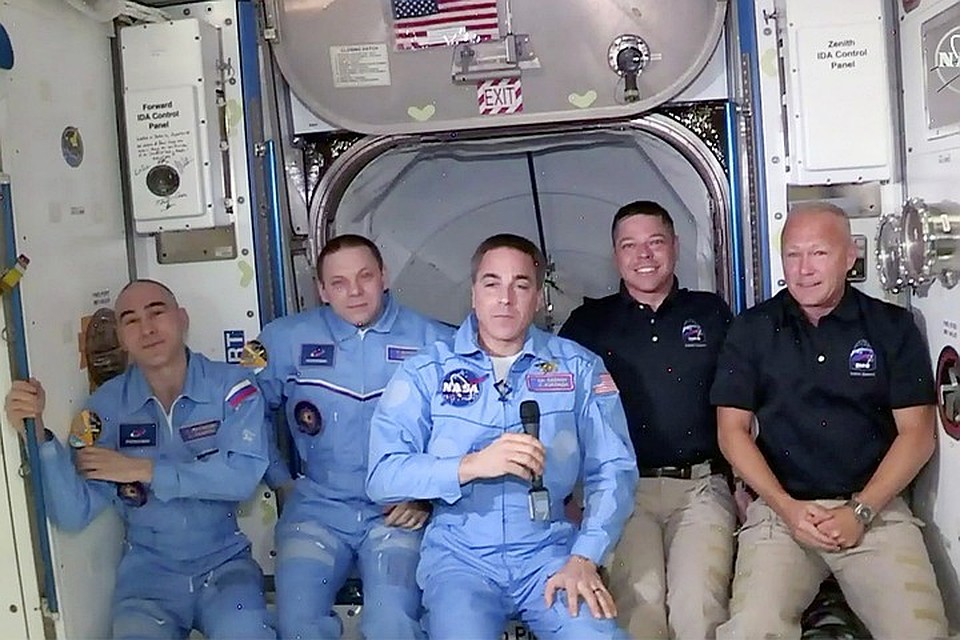 Командир экипажа Crew Dragon ударился головой при переходе на МКС