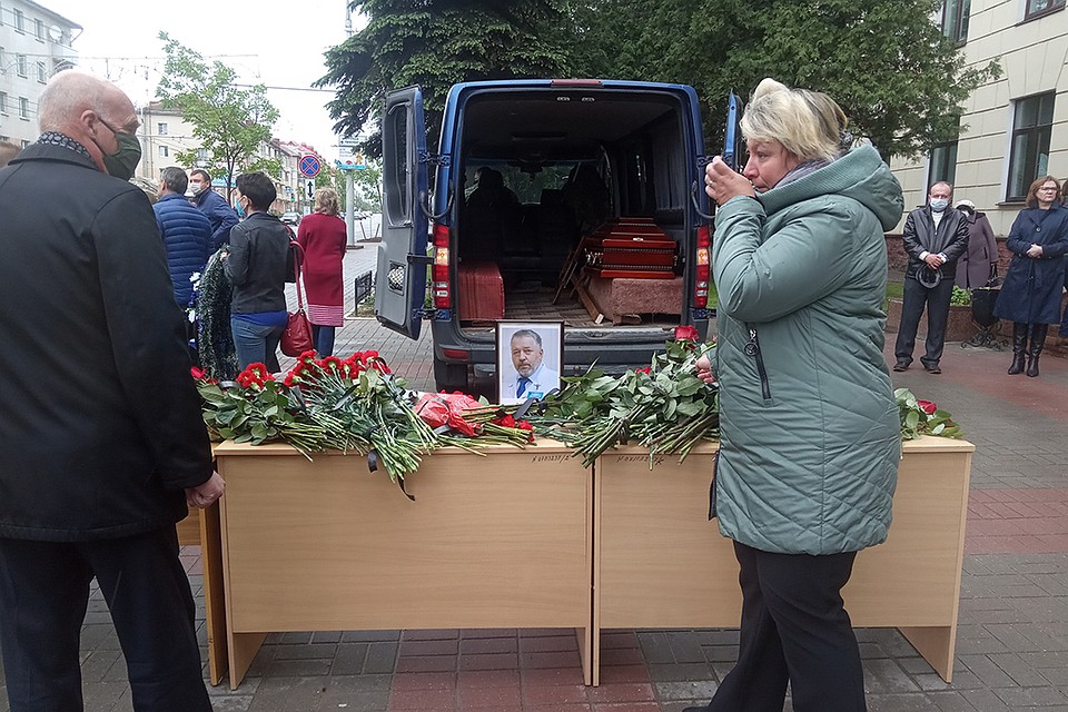 В Витебске простились с заведующим кафедрой оториноларингологии ВГМУ Владимиром Куницким.