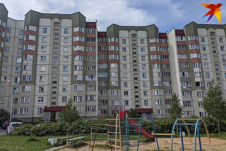 В подъезде говорят, что ни с кем из соседей женщина близко не общалась