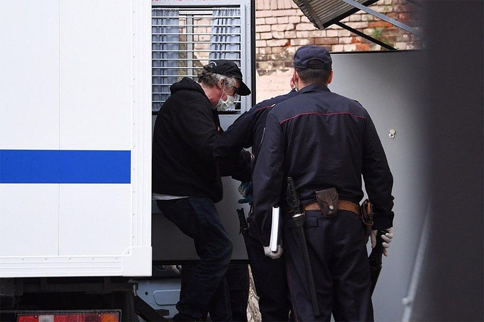 Михаила Ефремова арестовали по делу об аварии