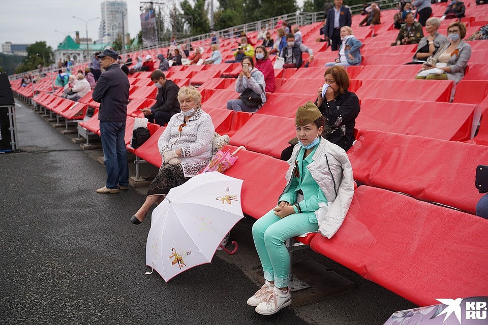 Трибуны Парада были заполнены на 10 %