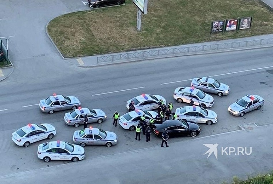 Блокировать подозрительный автомобиль удалось на перекрестке Волгоградская — Ясная. Фото: Евгений Елфимов