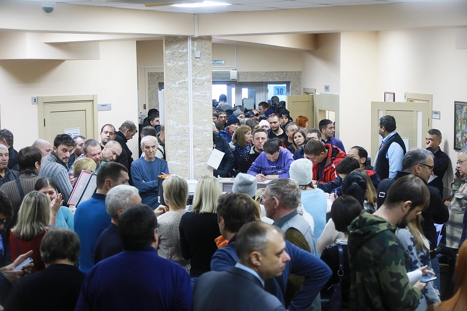Очередь за медицинскими справками для водительских прав в ноябре 2019 года.