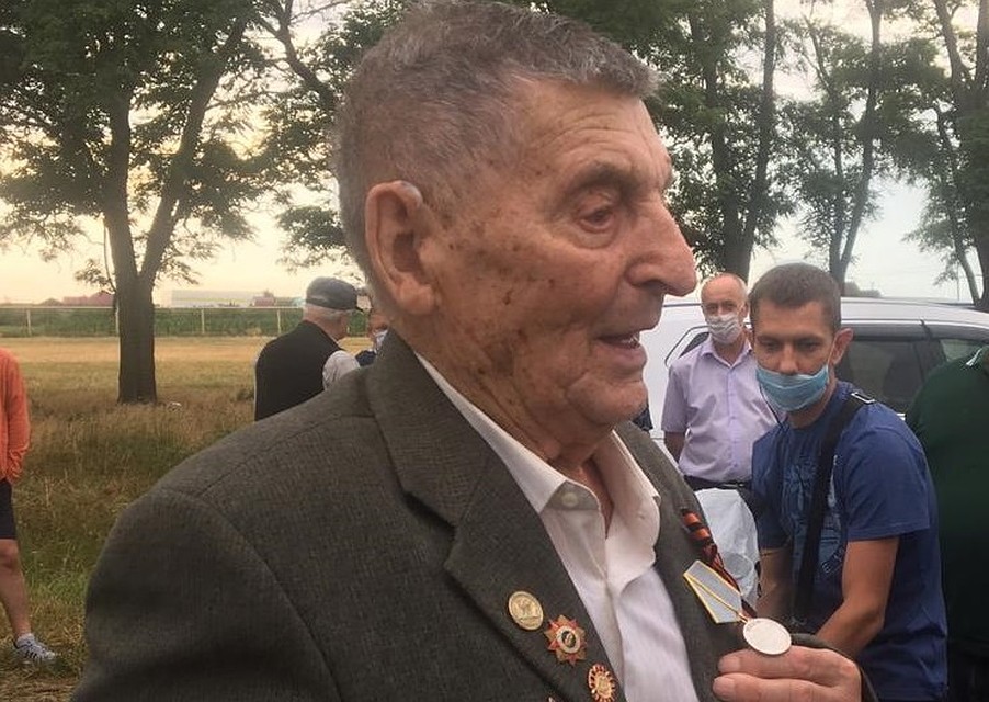 Ветеран Великой Отечественной войны Иван Зверев признается: воевал не ради орденов и медалей. Фото: Правительство РО.